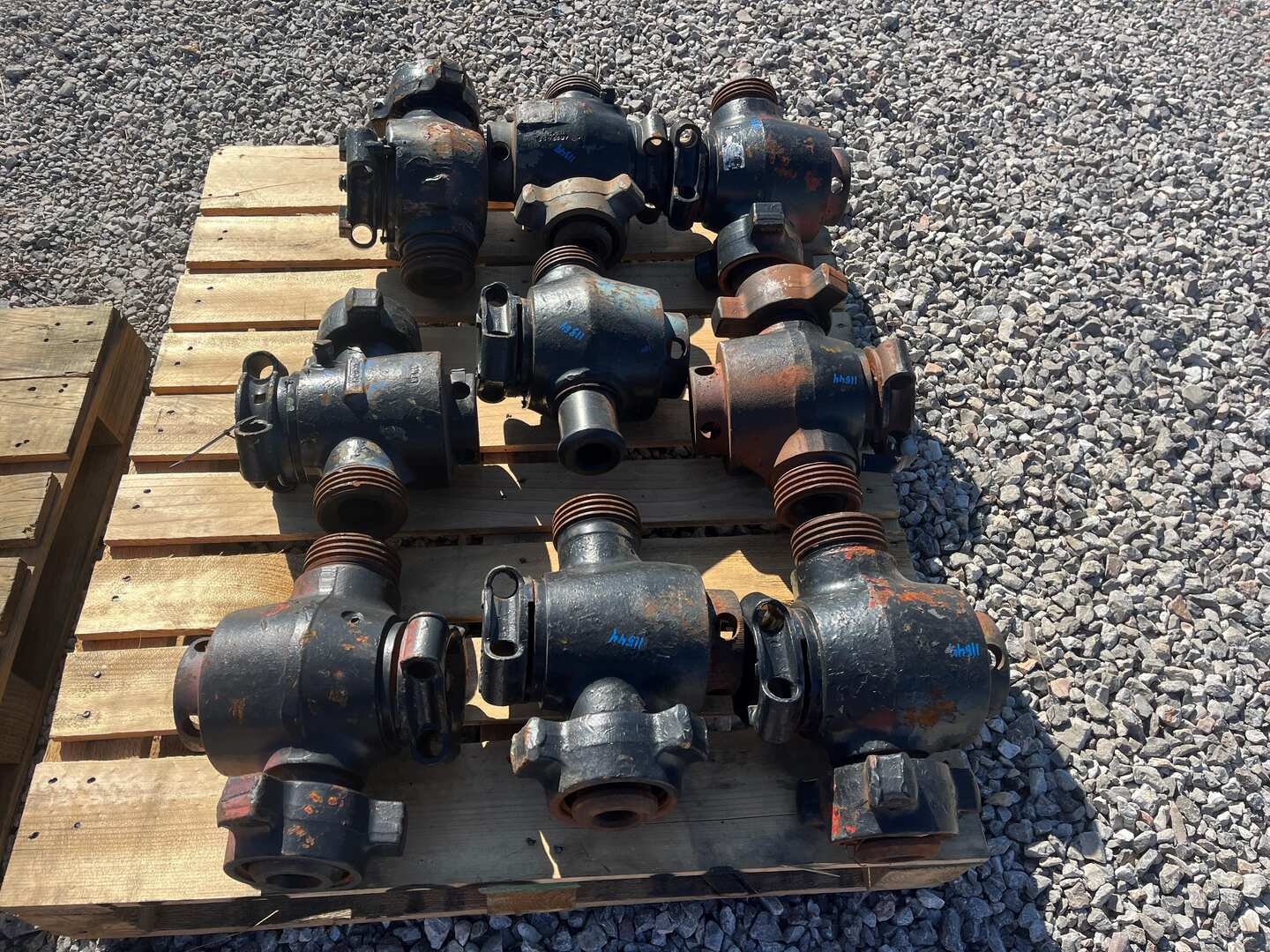 (9) 2 PLUG VALVES 1502 IRON (A52472)