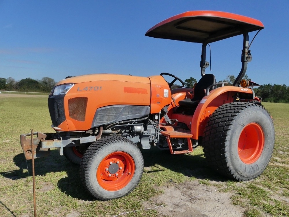 2017 Kubota L4701 (A57148)