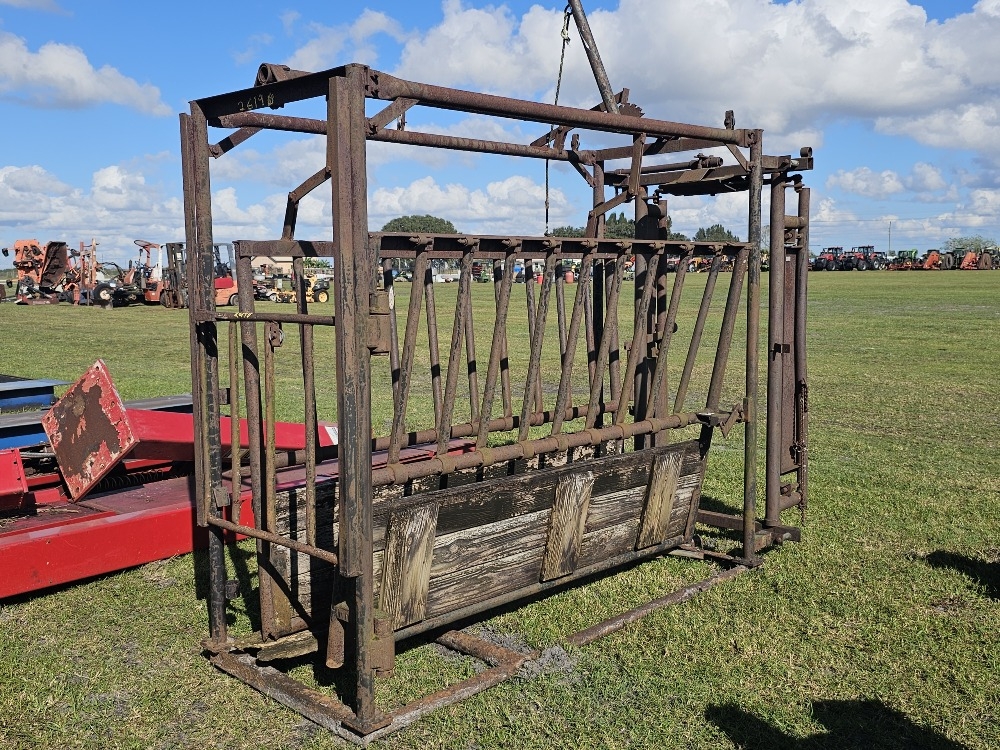 Cattle Squeeze Chute (A57149)