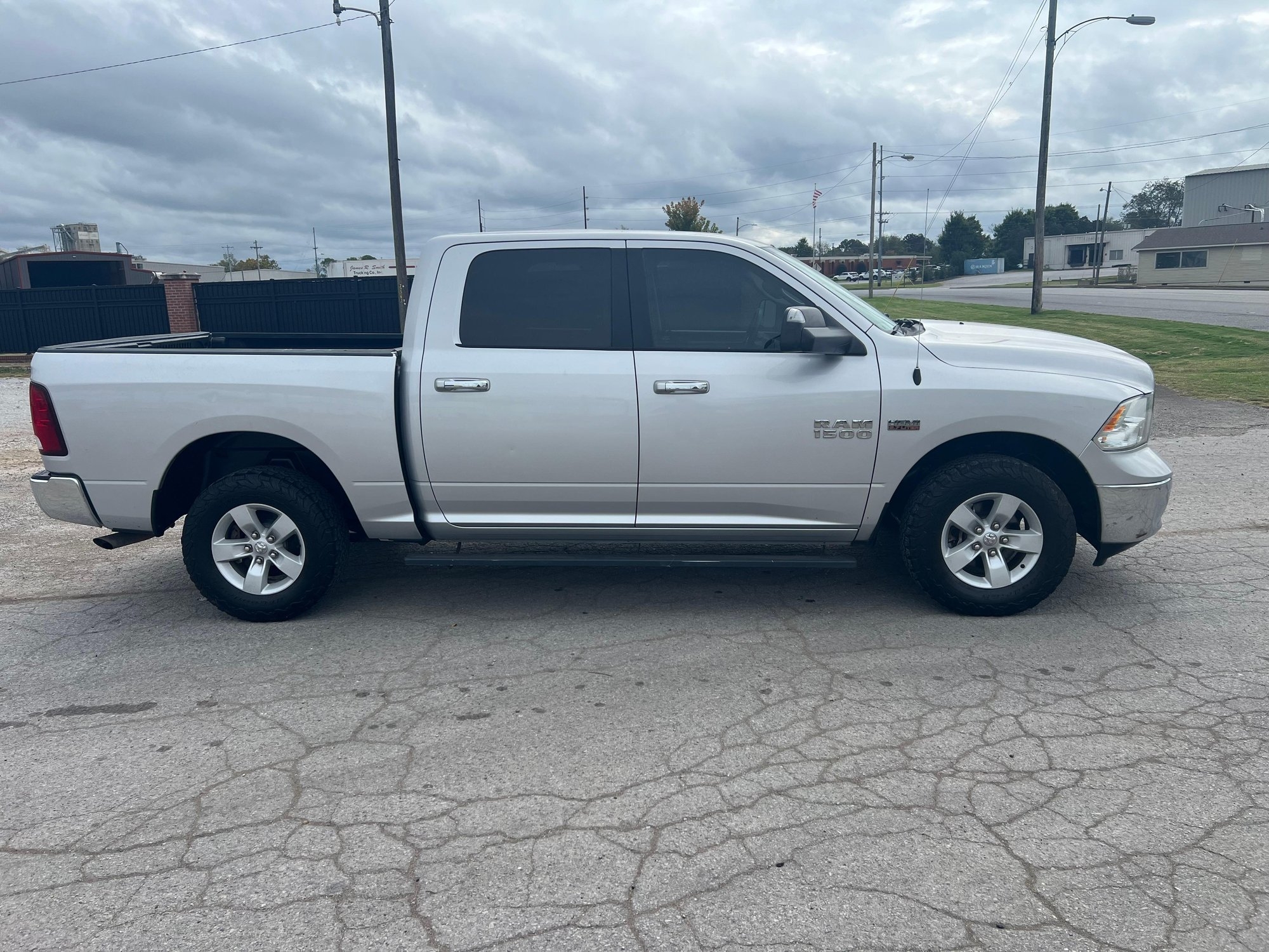 2017 Dodge Ram SLT (A57024)