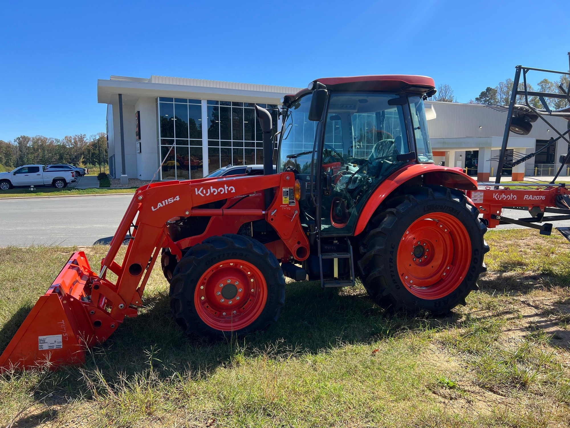 2023 Kubota M4-061 Deluxe MFWD Utility Tractor with LA1154 Front Loader (A55314)