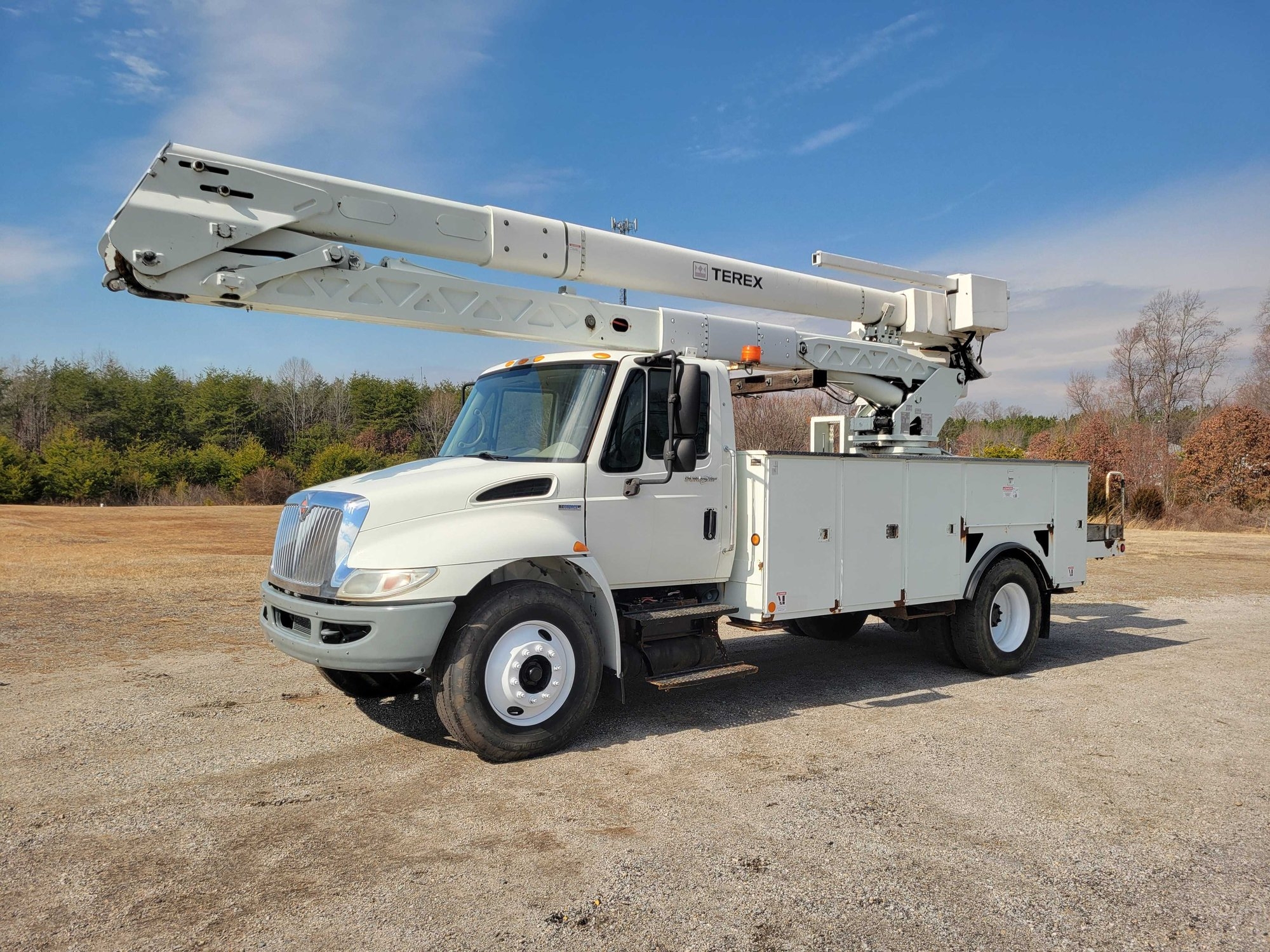 2009 International 4300 Bucket Truck 55' (A62613)