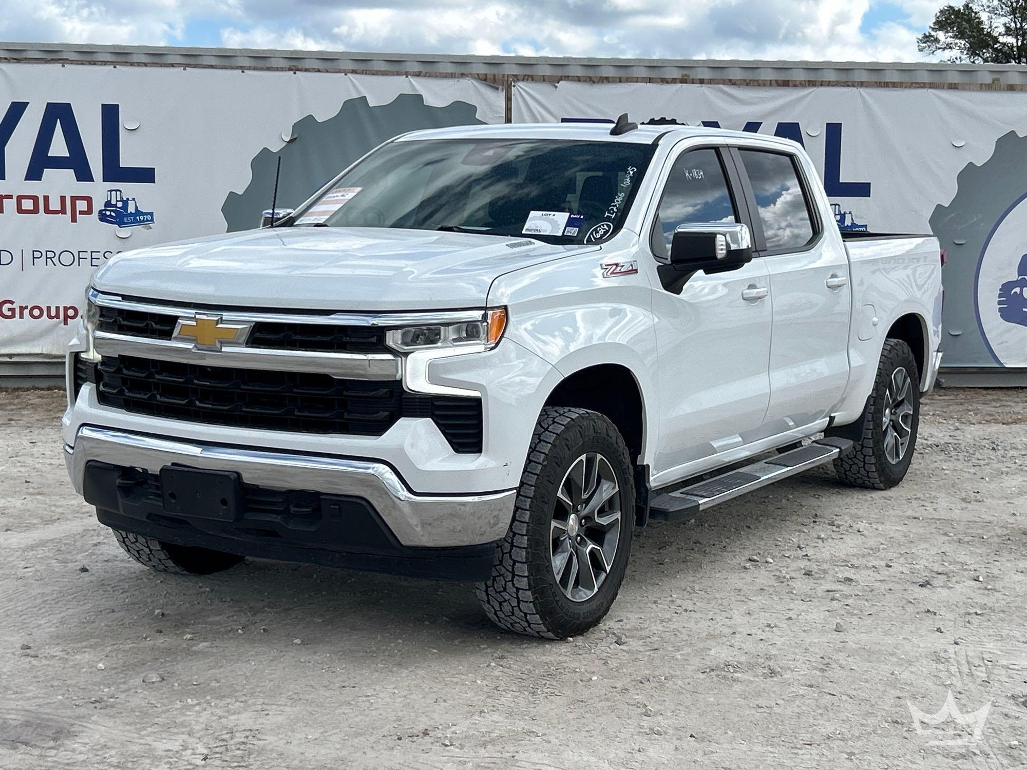 2023 Chevrolet 1500 Silverado Z71 Crew Cab Pick-Up Truck (A55852)