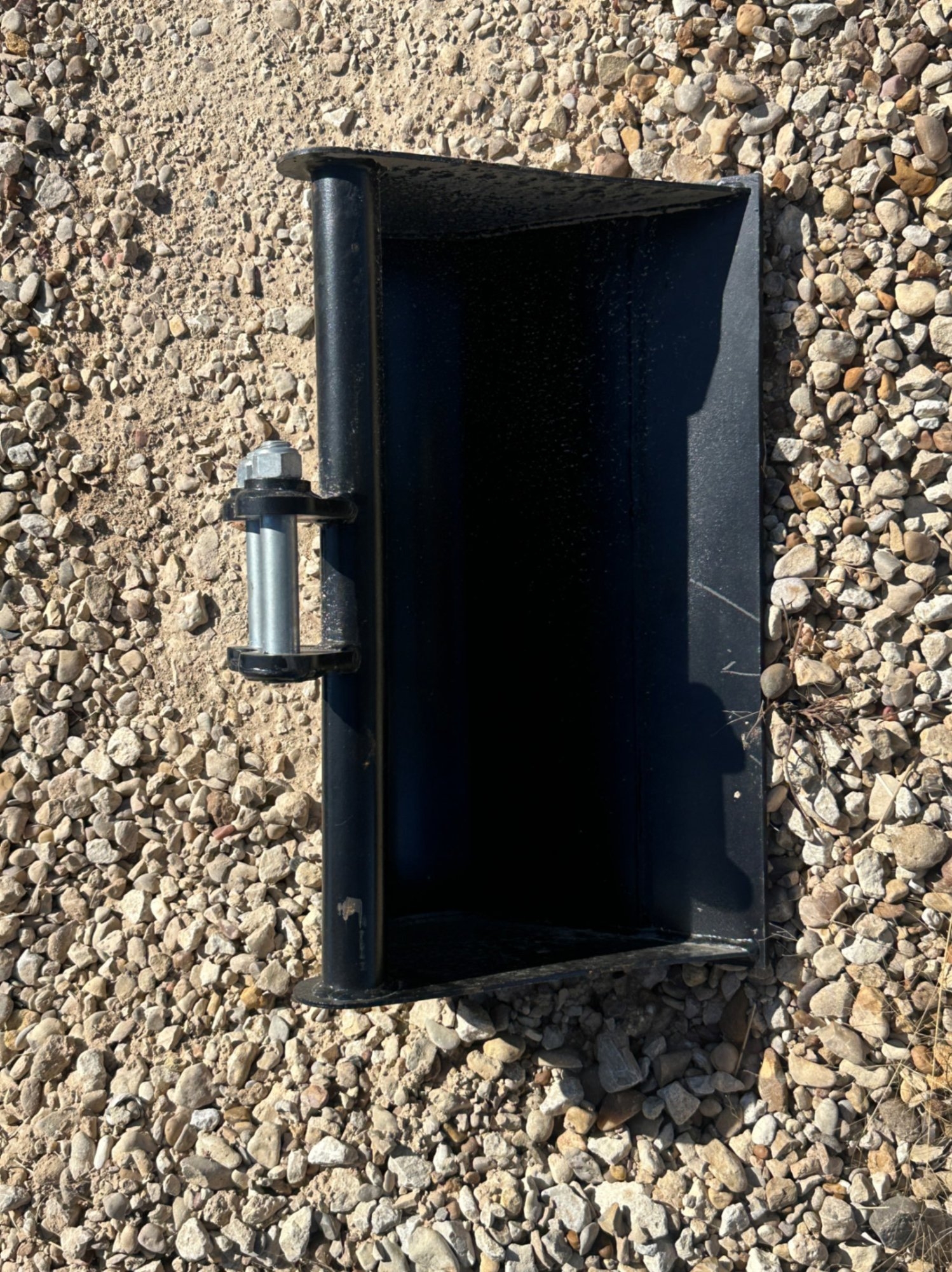 MINI EXCAVATOR BUCKET 24 (A55745)