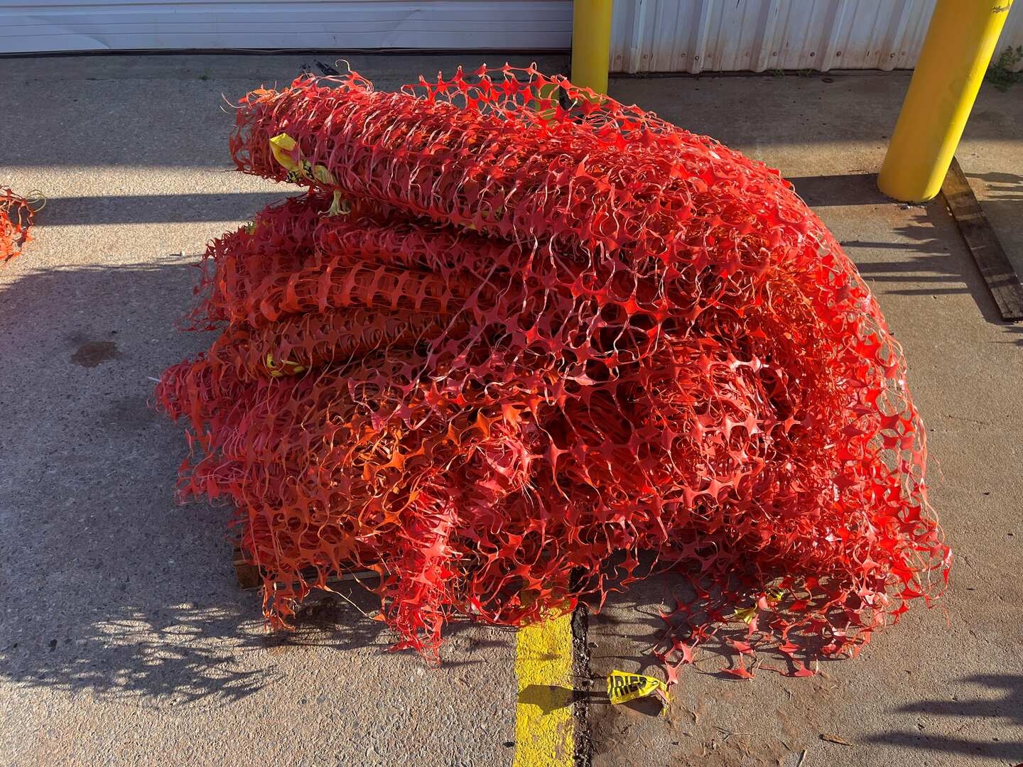 PALLET OF SAFETY FENCE (A45333)