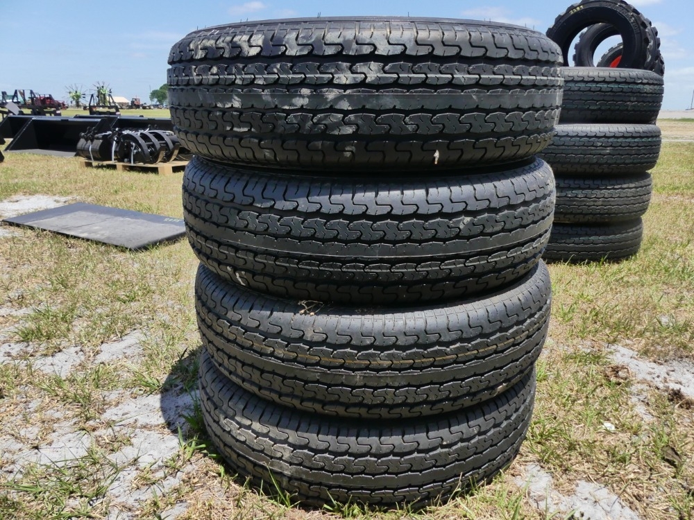 (4) ST225/75R15 Tires (A44502)