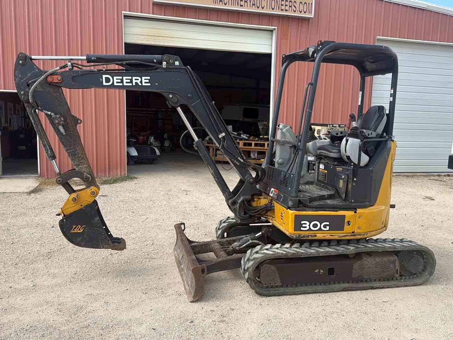 2017 JOHN DEERE  30G (A50854)