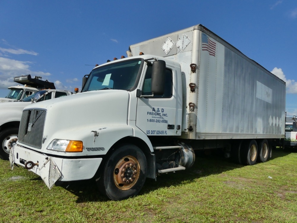 2001 Volvo (A50120)