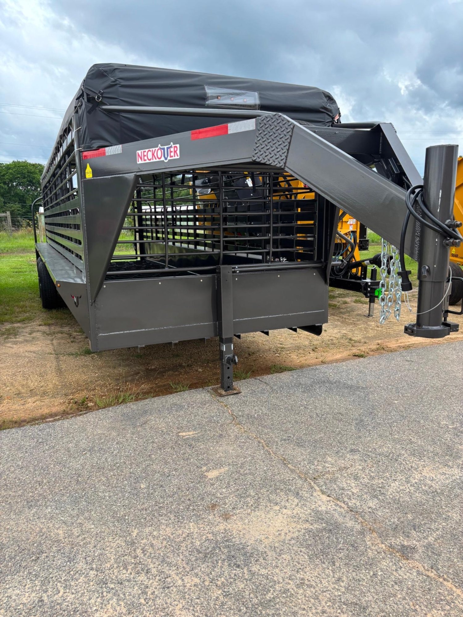 Neckover GL24-2-7K Gooseneck Trailer  24ft Deck, Dual 7K Axles, 14K GVWR (A53472)