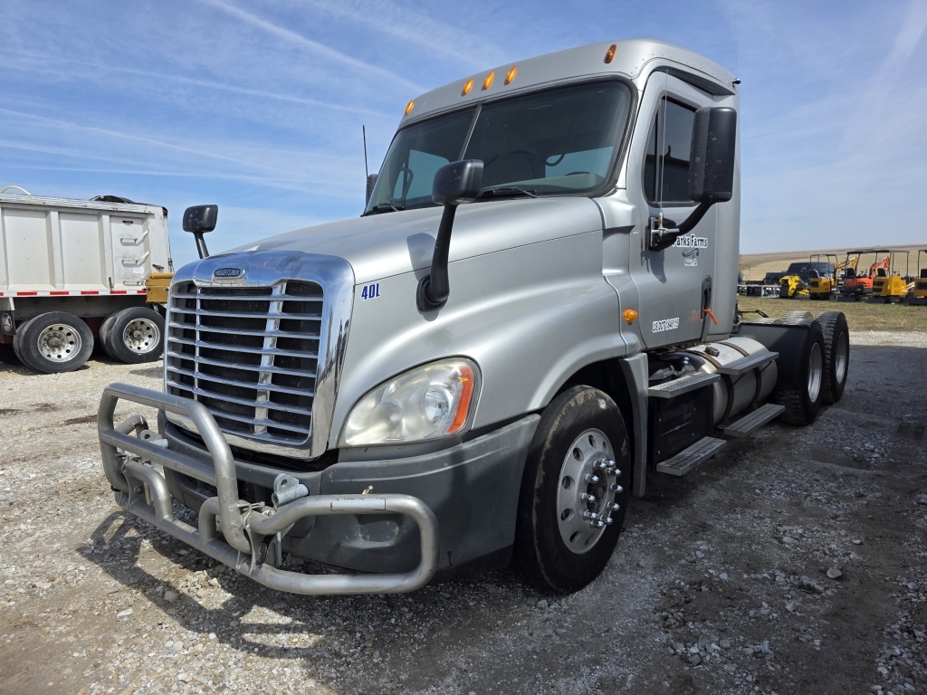 2014 Freightliner Cascadia Semi (A66285)
