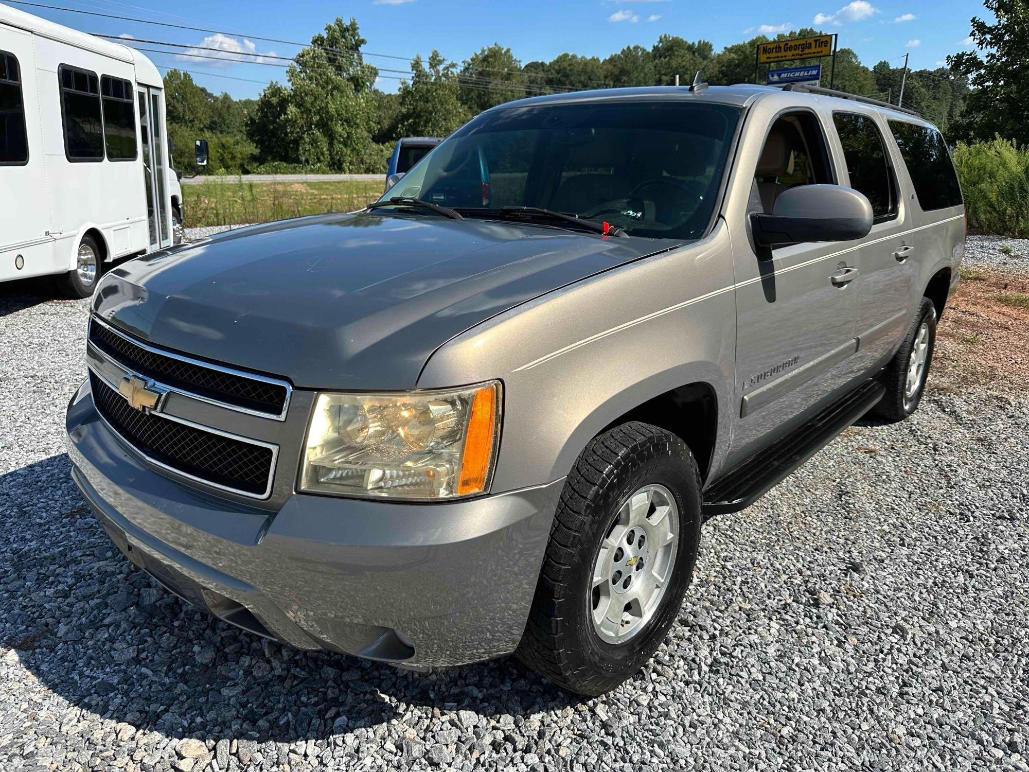 2007 Chevrolet Suburban Multipurpose Vehicle (MPV), VIN # 1GNFC16047J152289 (A51572)