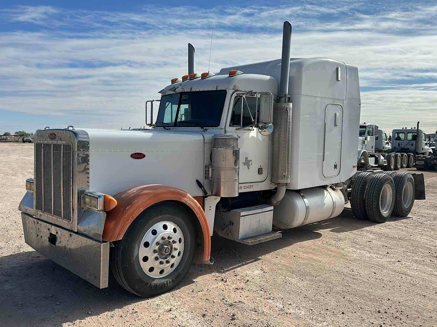 2001 PETERBILT 379 (A58214)
