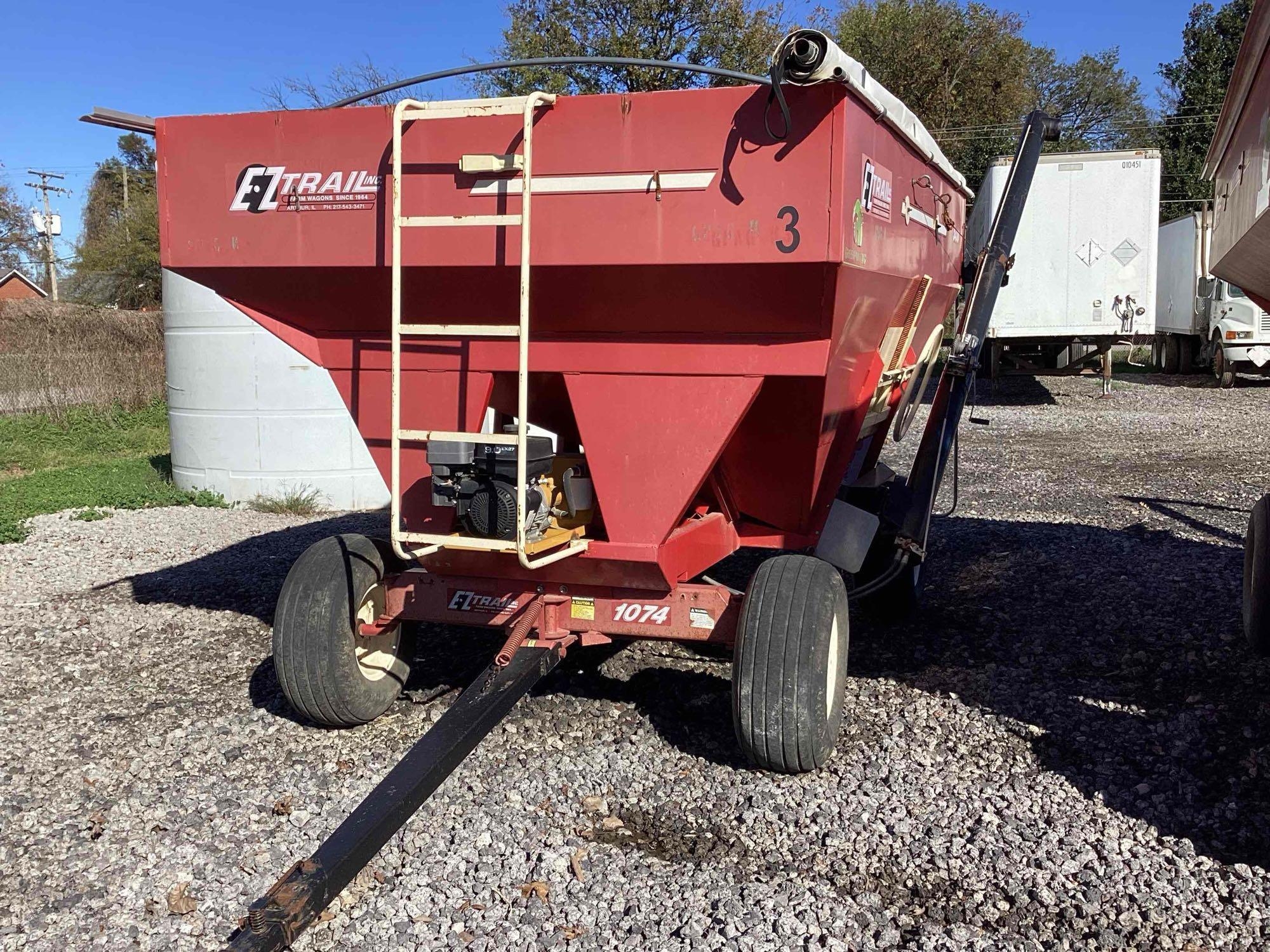 E-Z Trail 3400 Gravity Wagon with Honda EX27 9HP Gas Engine (A46877)