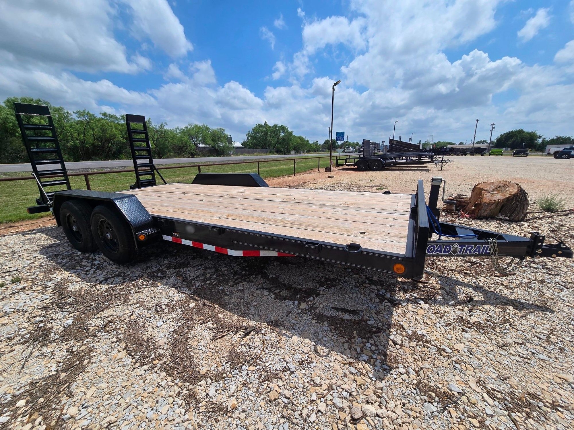 NEW 2022 Load Trail CH 83IN x 18FT Equipment Trailer (A53472)