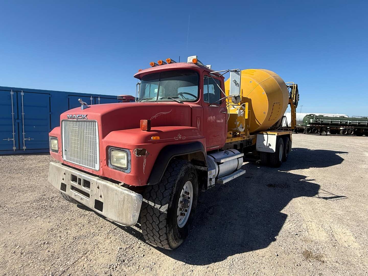 1999 MACK RD688S MIXER TRUCK (A55745)