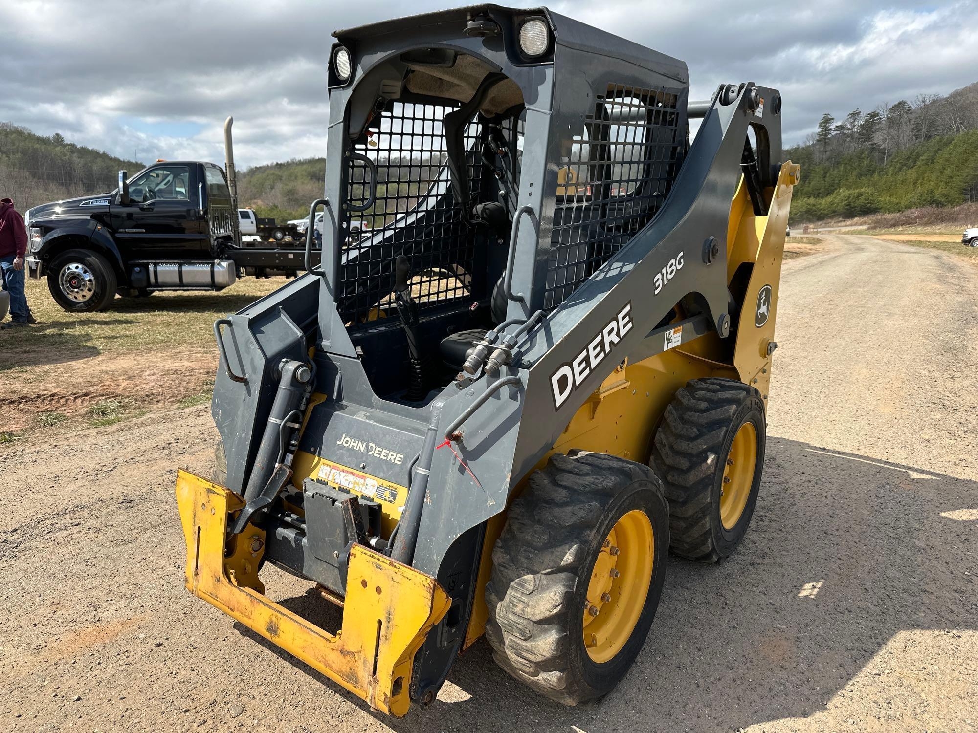 2016 John Deere 318G Skid Steer Loader (A44391)