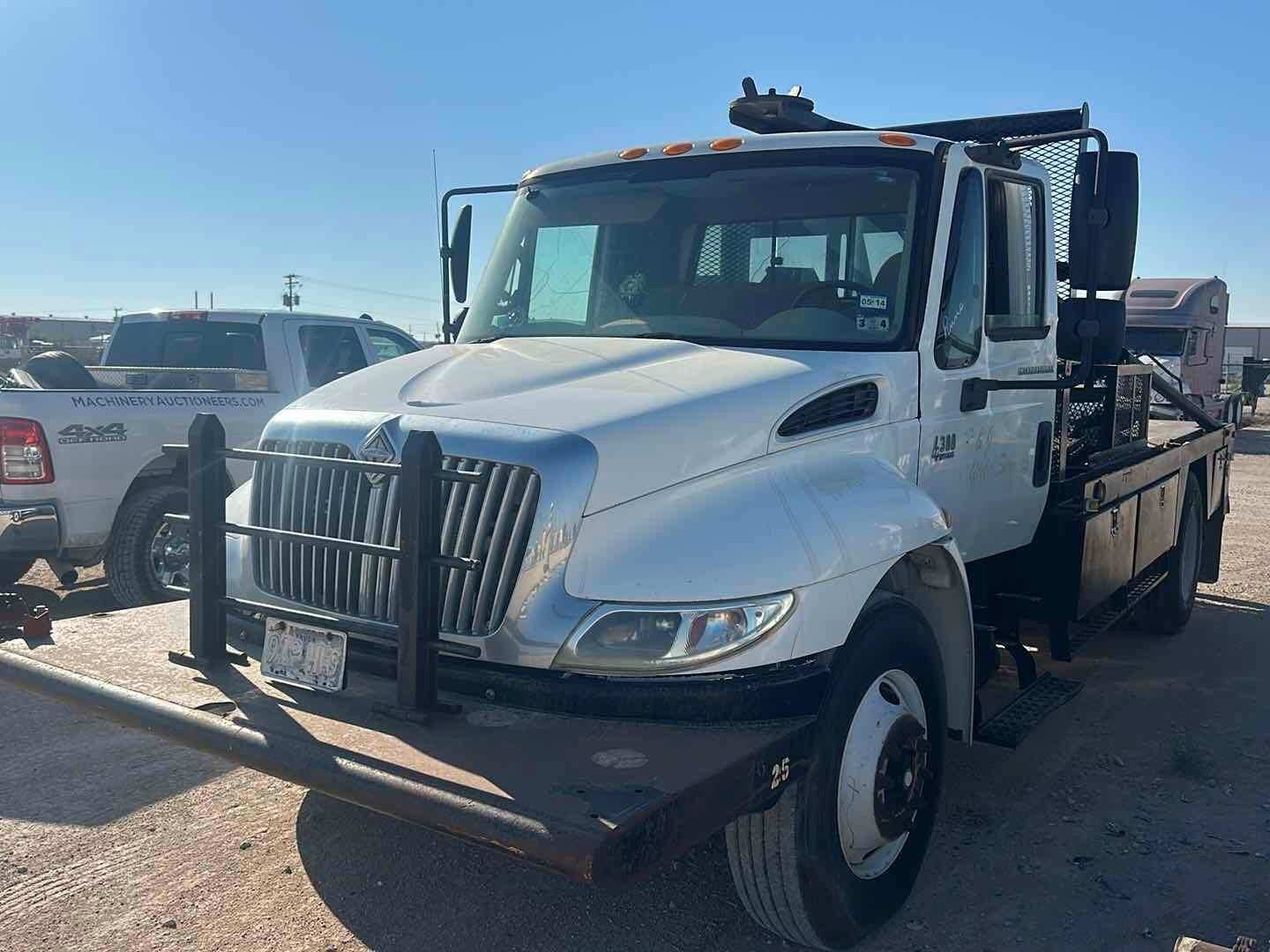 2007 INTERNATIONAL 4300 ROUSTABOUT (A52472)