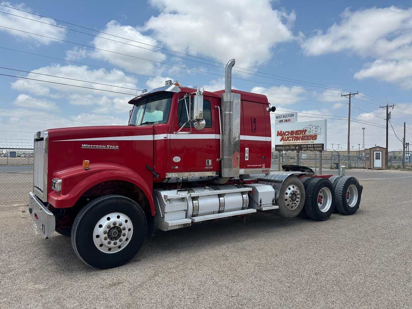 2014 WESTERN STAR 4900 TRI AXLE (A47001)