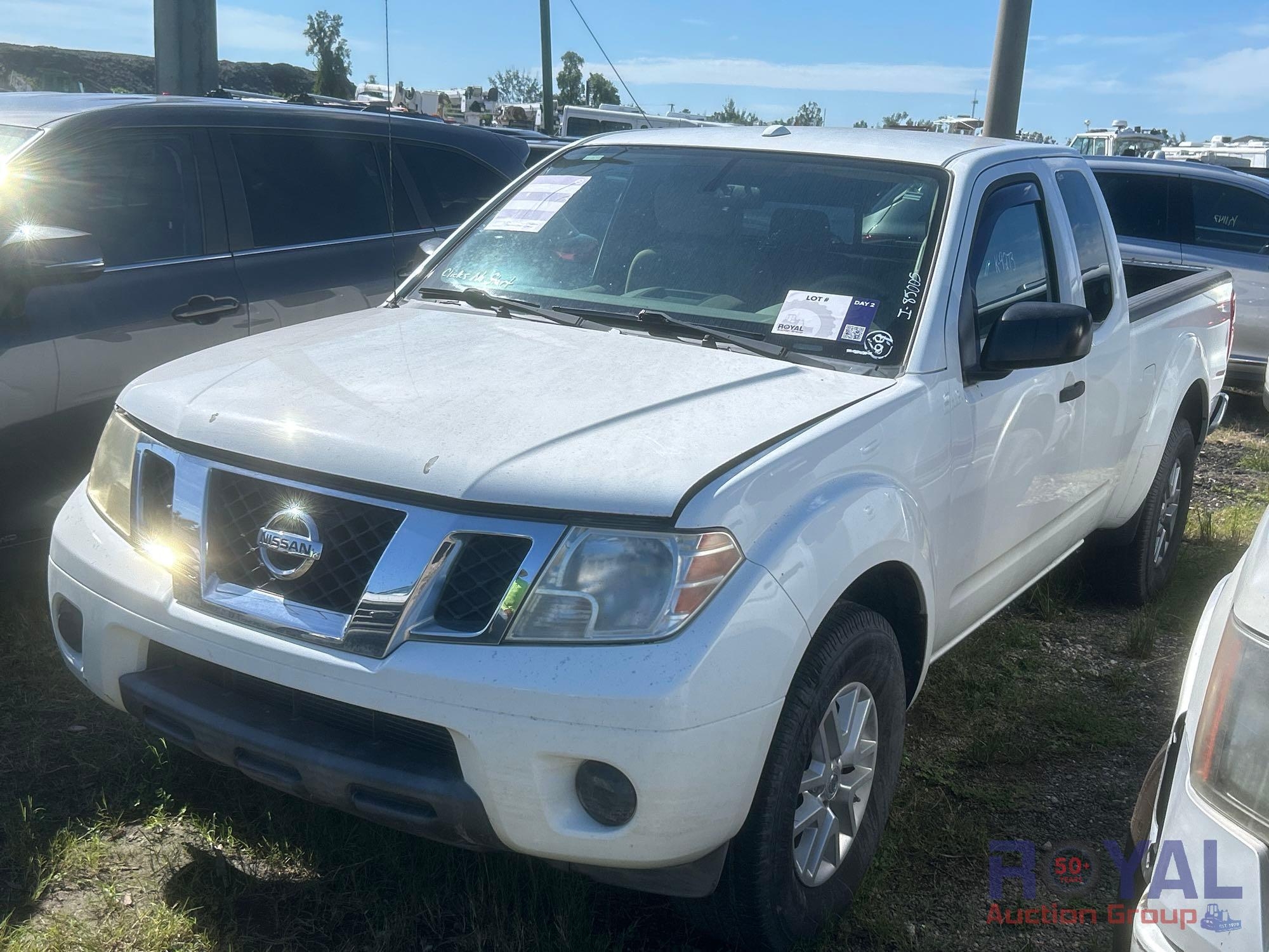 2015 Nissan Frontier SV 4x4 Pickup Truck (A50323)