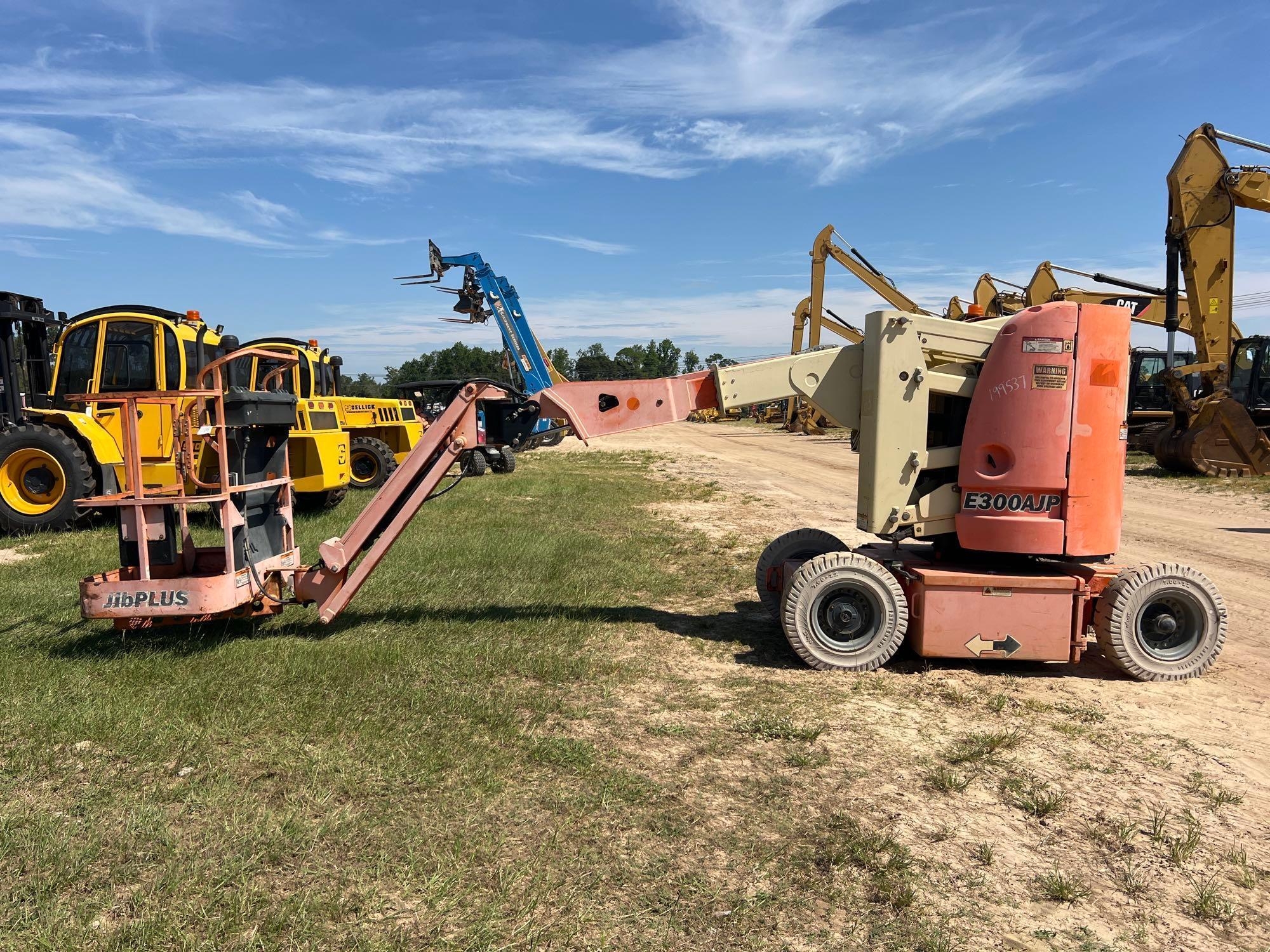 2005 JLG E300AJP TELESCOPIC MANLIFT (A51246)