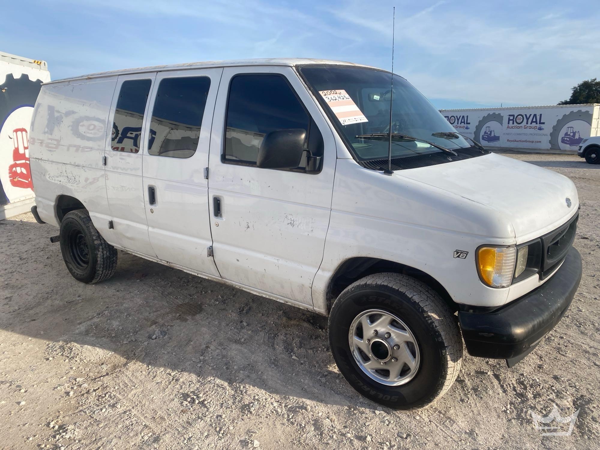 2002 Ford Econoline E-250 Cargo Van (A56858)