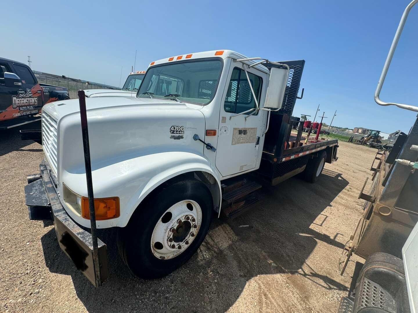 2000 INTERNATIONAL 4700 (A52472)