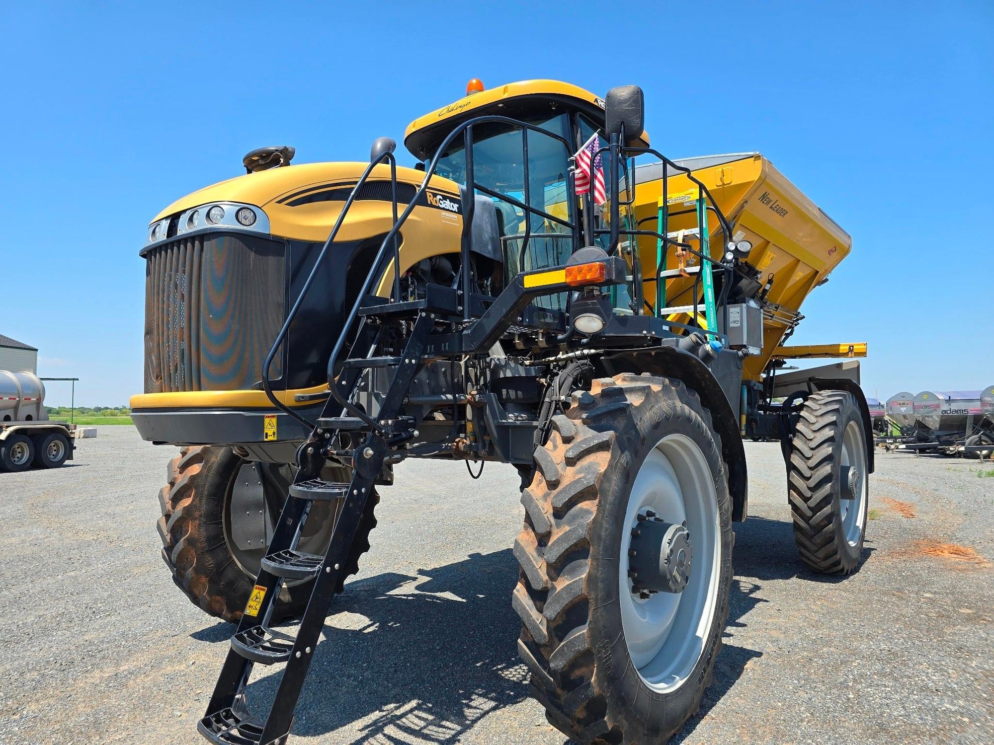 2017 Rogator RG1300B Dry Fertilizer Applicator (A53472)