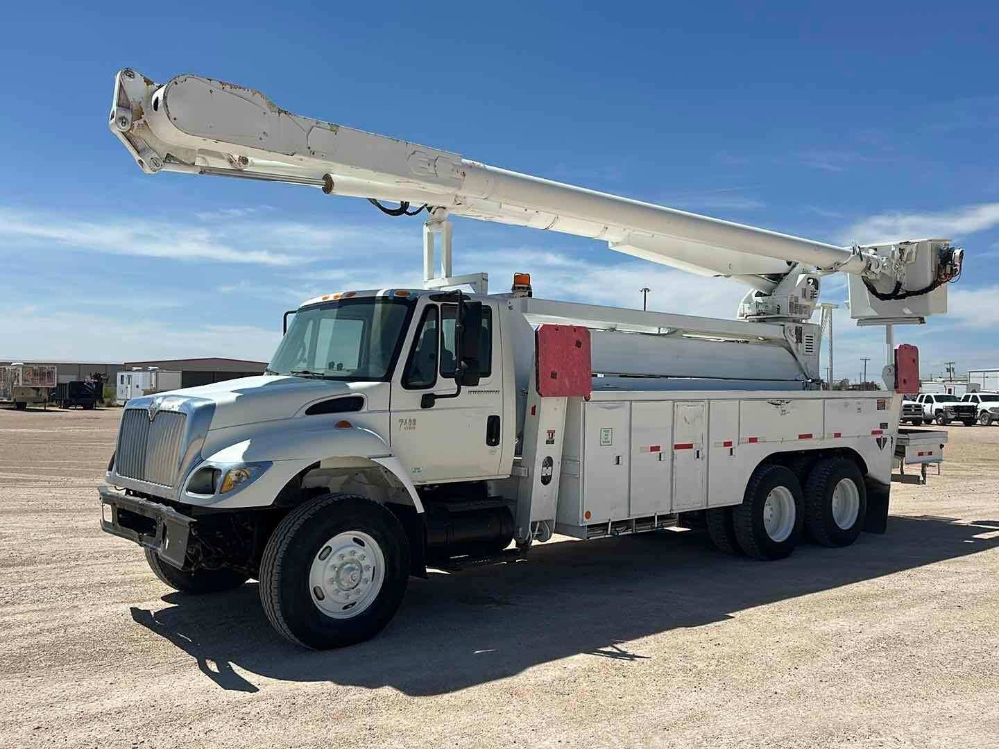 2007 INTERNATIONAL SF625 BUCKET TRUCK (A50854)