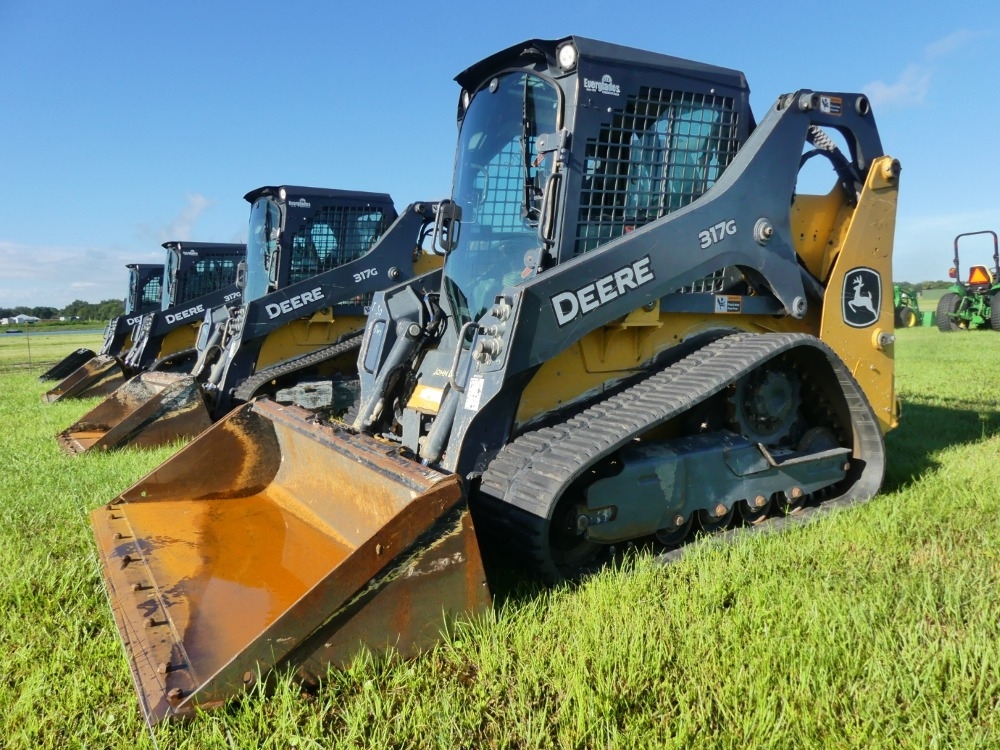 Deere 317G (A50120)