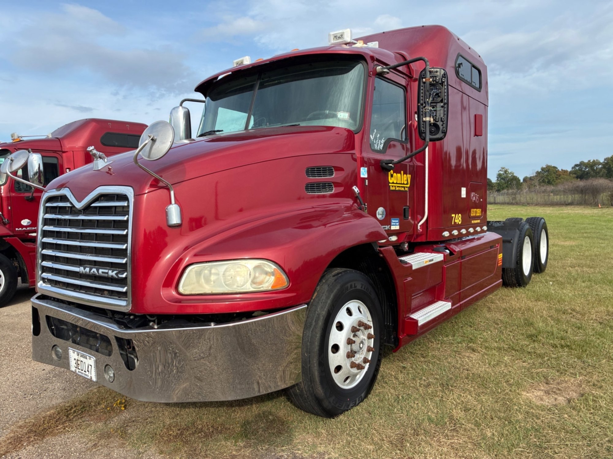 2016 MACK CXU613 MID-ROOF SLEEPER (A55745)