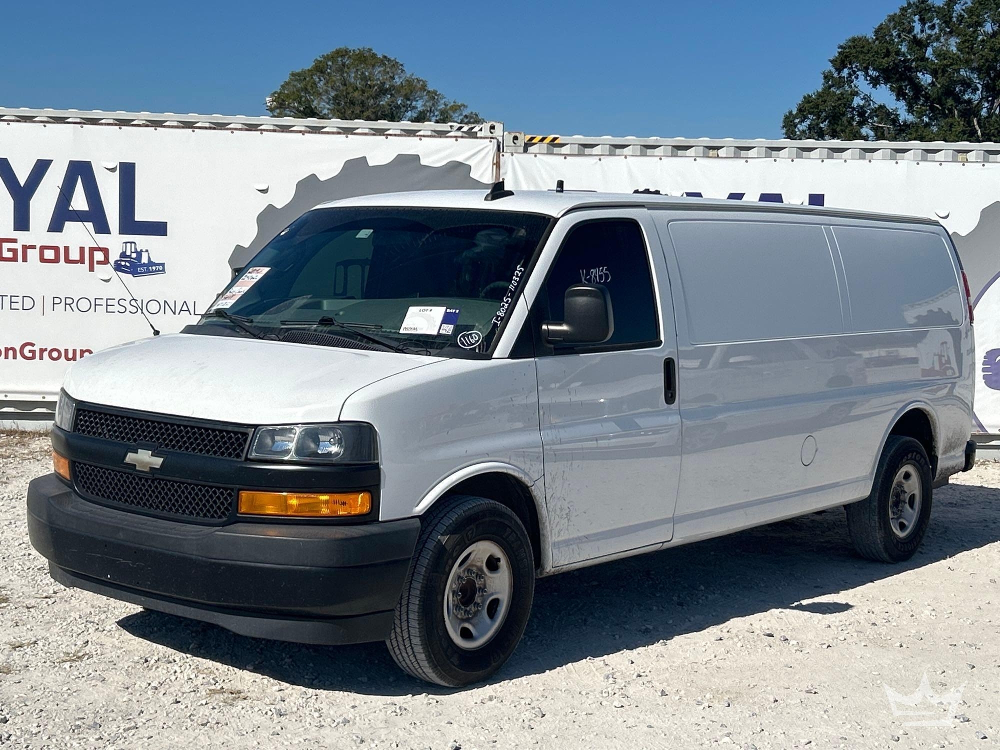 2019 Chevrolet Express 3500 Passenger Van (A55852)