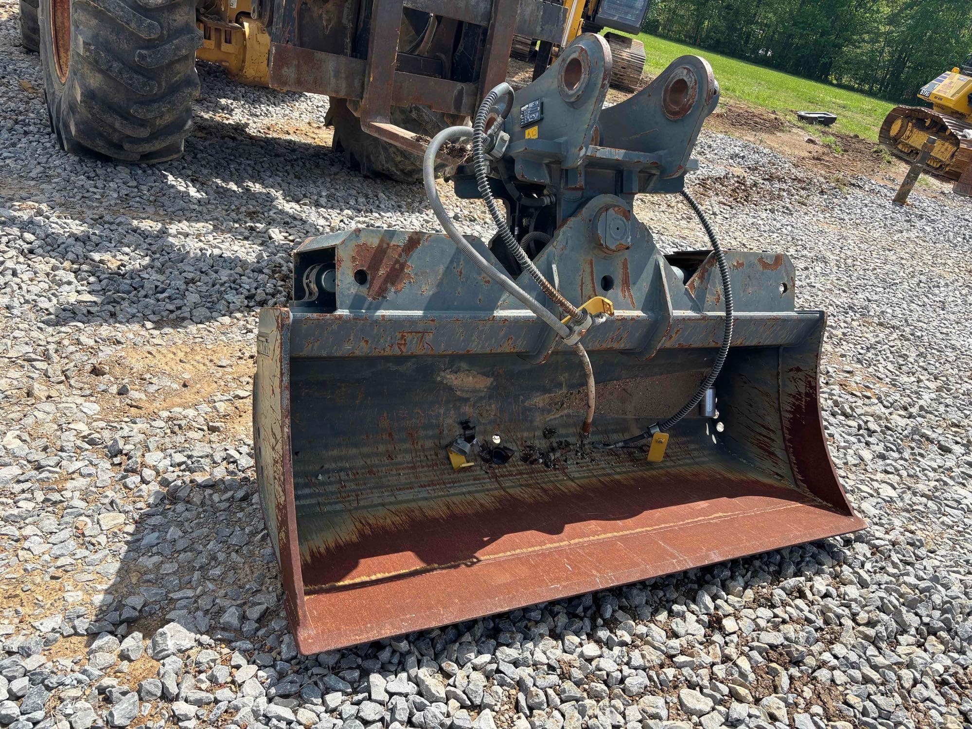 60in Hydraulic Tilt Bucket 80mm Pins (A44391)