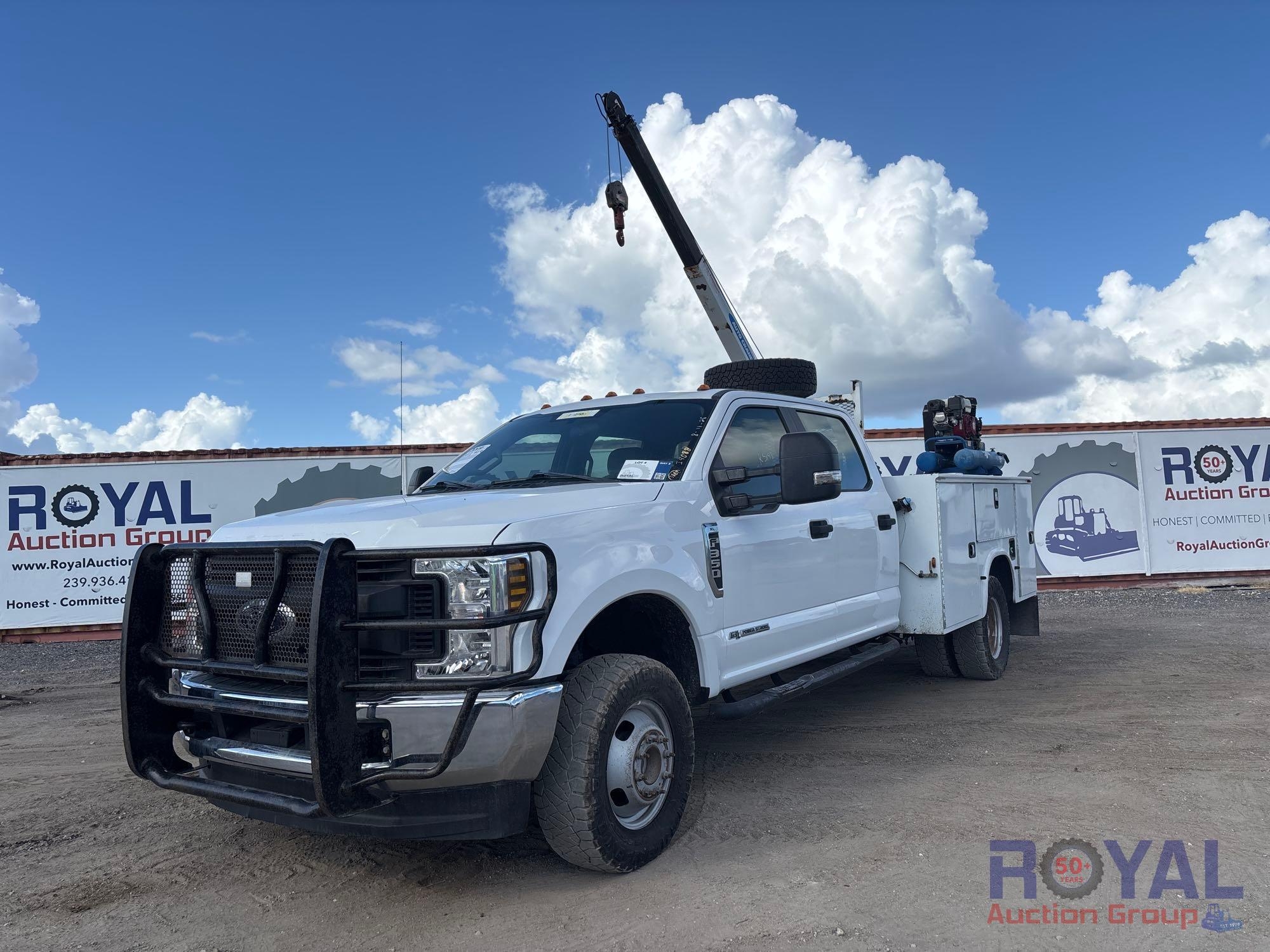 2019 Ford F-350 4x4 Crew Cab Auto Crane EHC-4 4,000lb 2 Ton Mechanics Crane Service Truck (A55788)