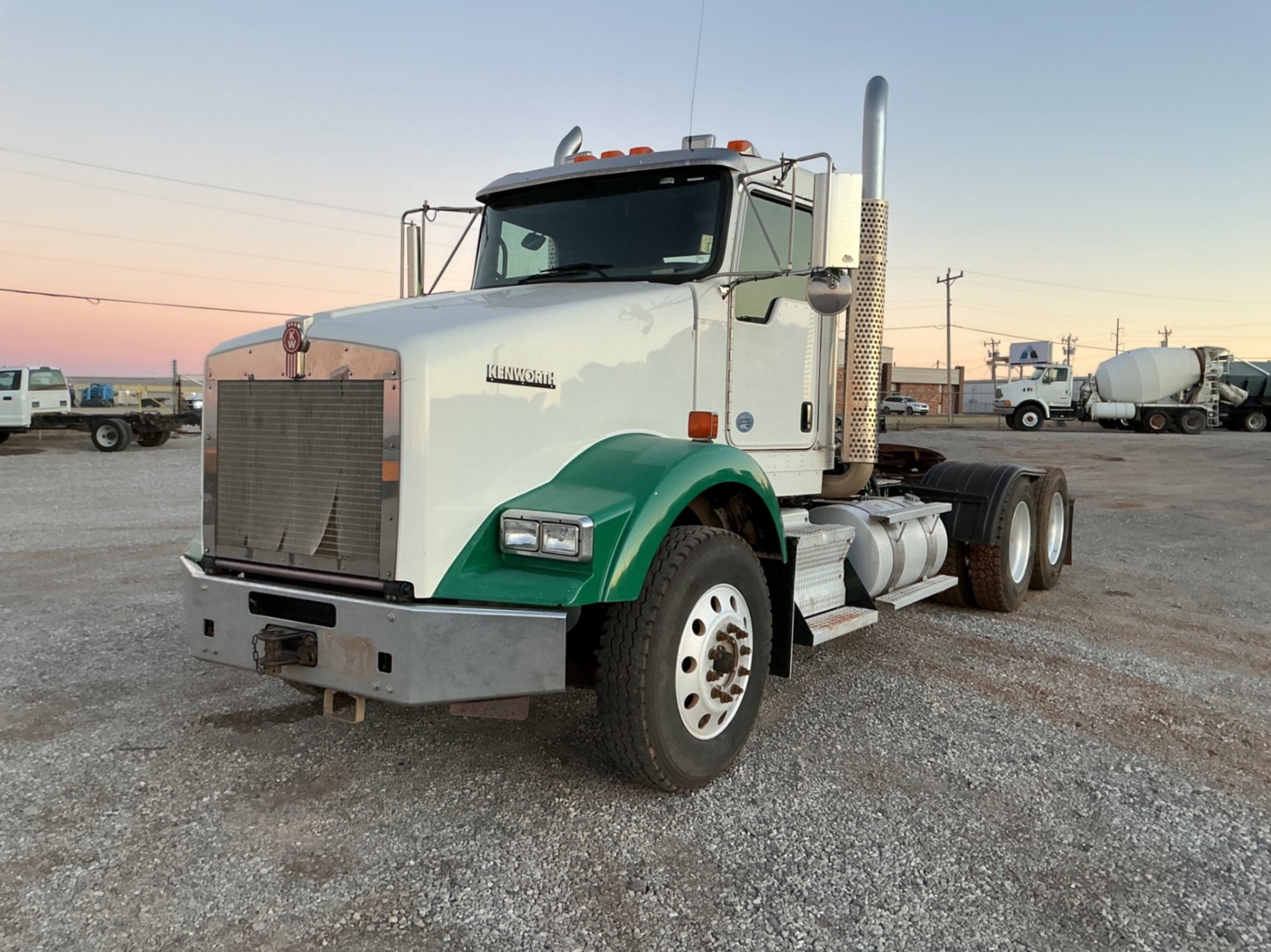 2019 KENWORTH T800 DAYCAB (A58214)