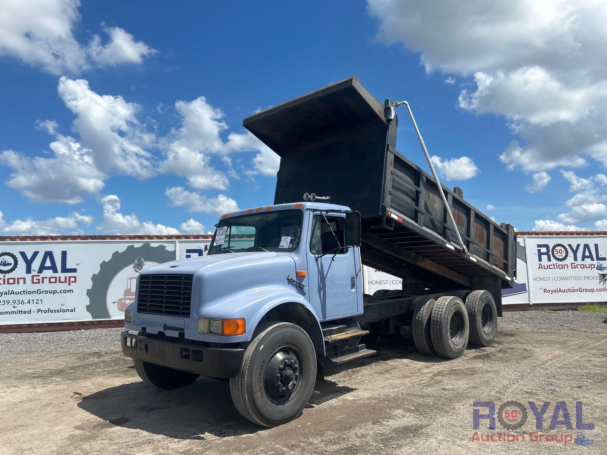 1997 International F-4900 T/A Dump Truck (A50323)