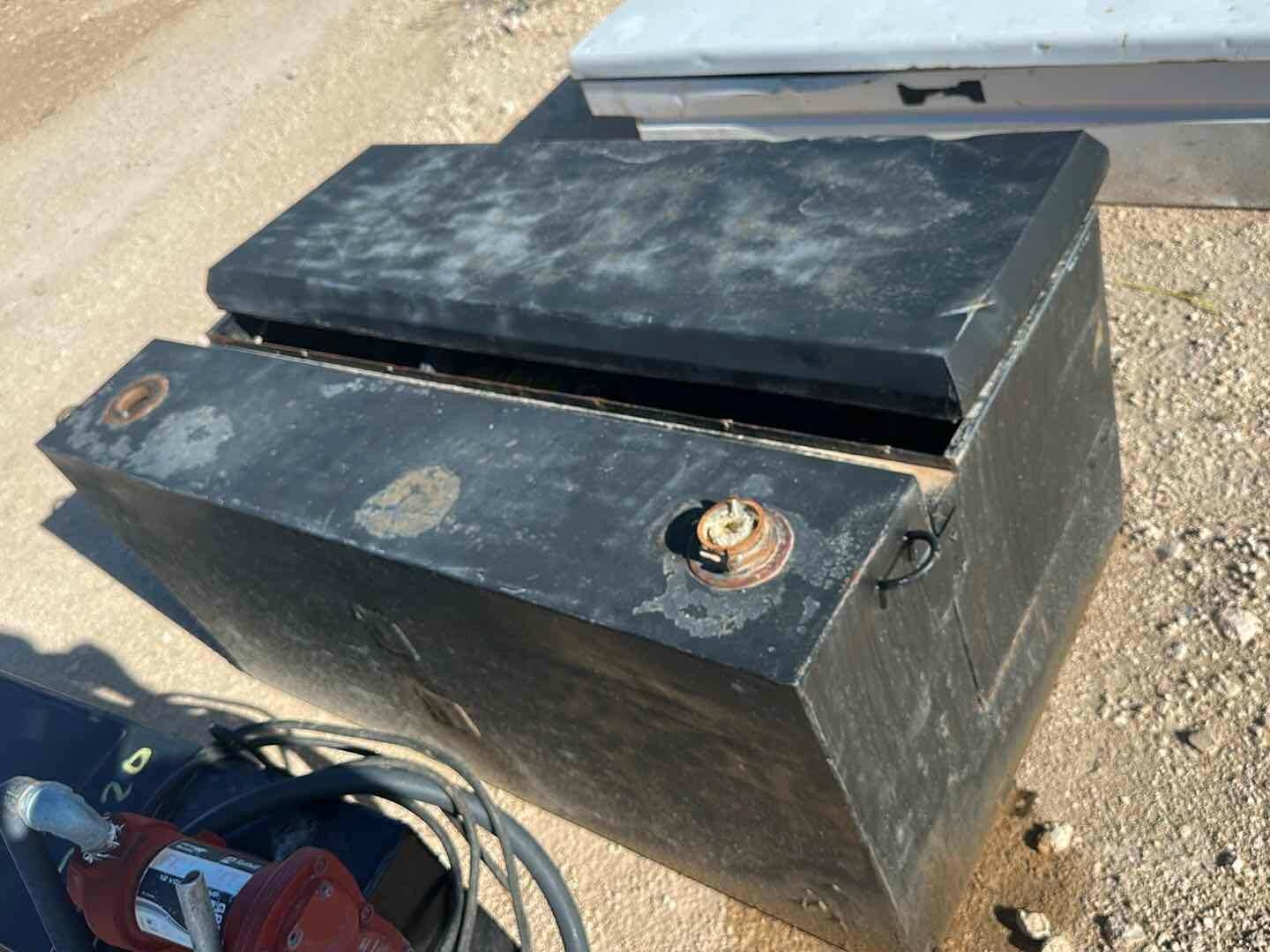 TOOLBOX/FUEL TANK COMBO (A50854)