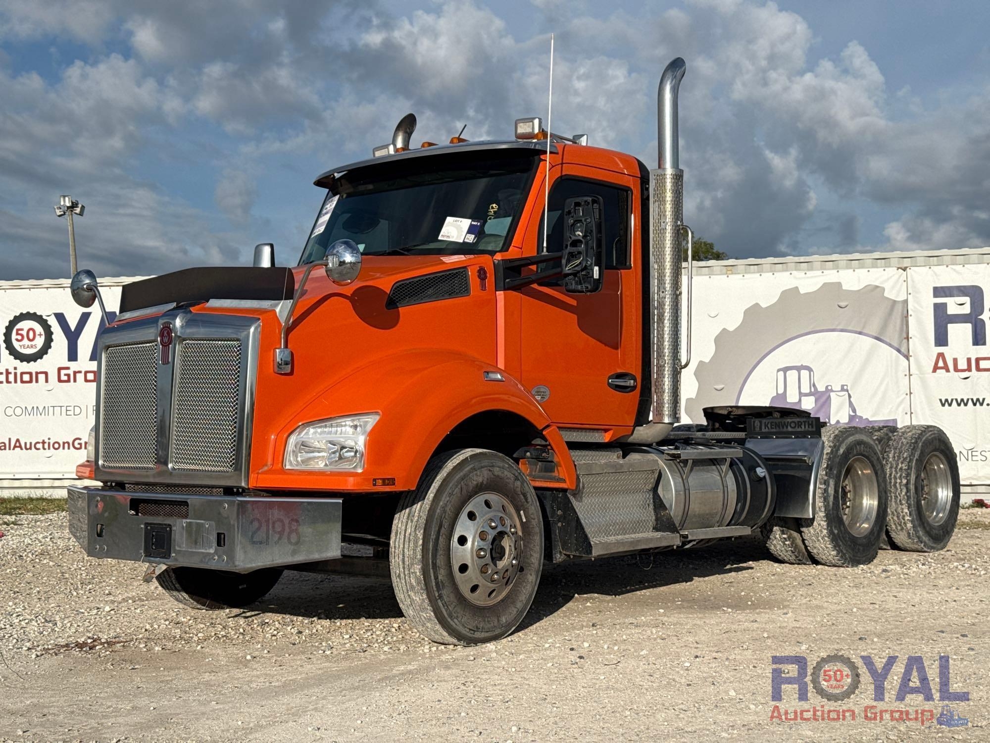 2019 Kenworth T880 T/A Wet Kit Day Cab Truck Tractor (A51692)