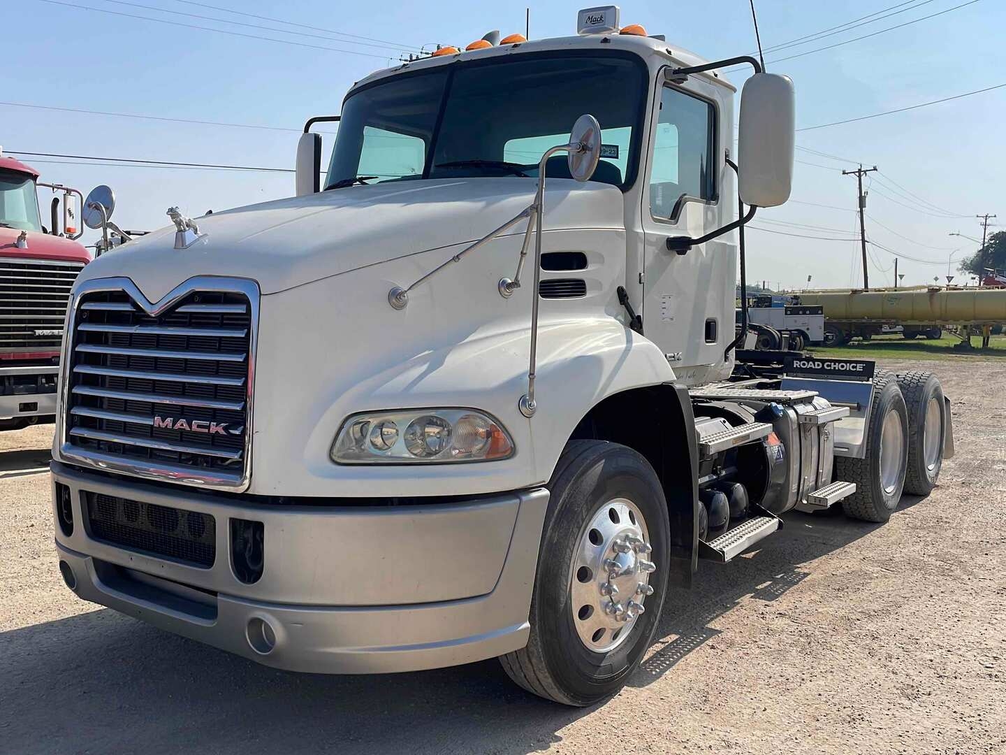 2015 MACK CXU613 (A52472)