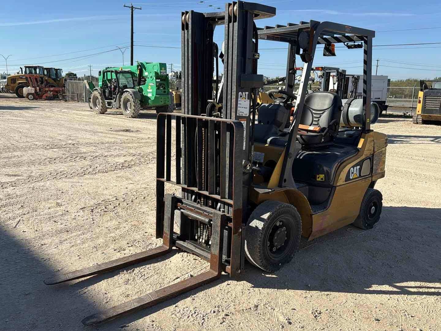 CAT FORKLIFT (A58216)