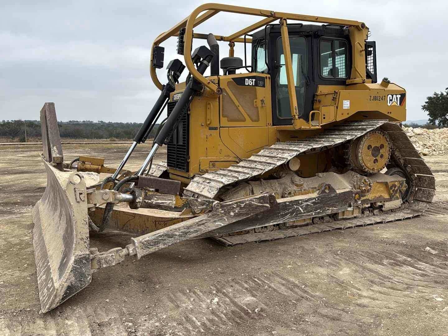 CAT D6T LGP DOZER (A58214)
