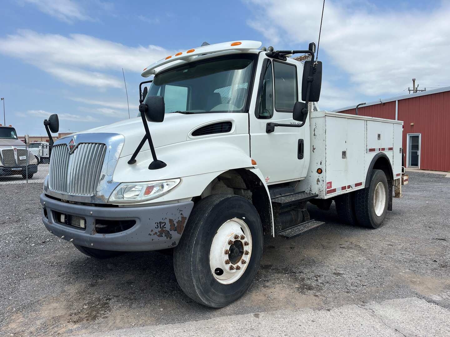 2008 INTERNATIONAL 4300 SERVICE TRUCK (A47001)