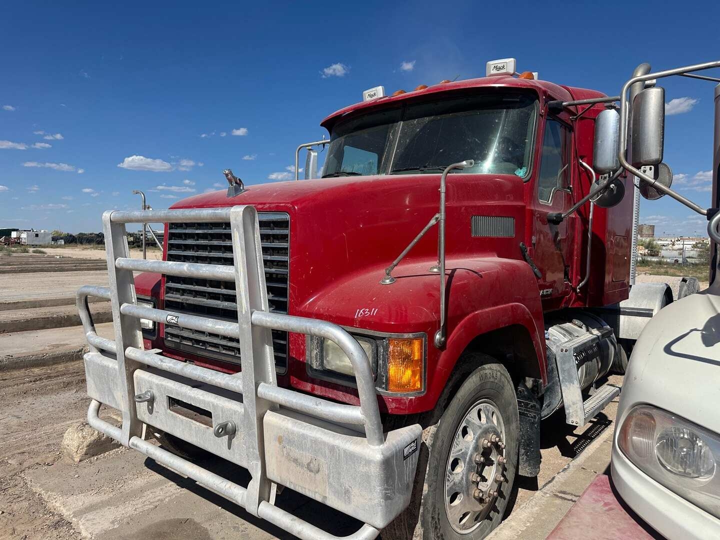 2015 MACK CHU (PINNACLE) TRI AXLE(INOPERABLE) (A55745)