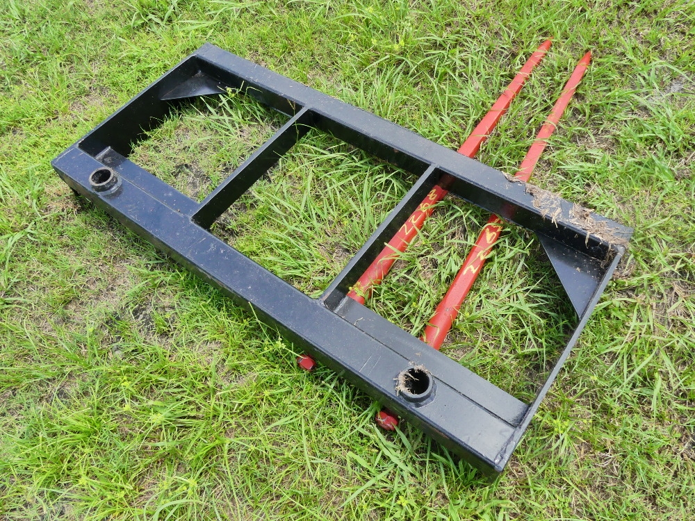 Kivel Hay Spear (A50121)