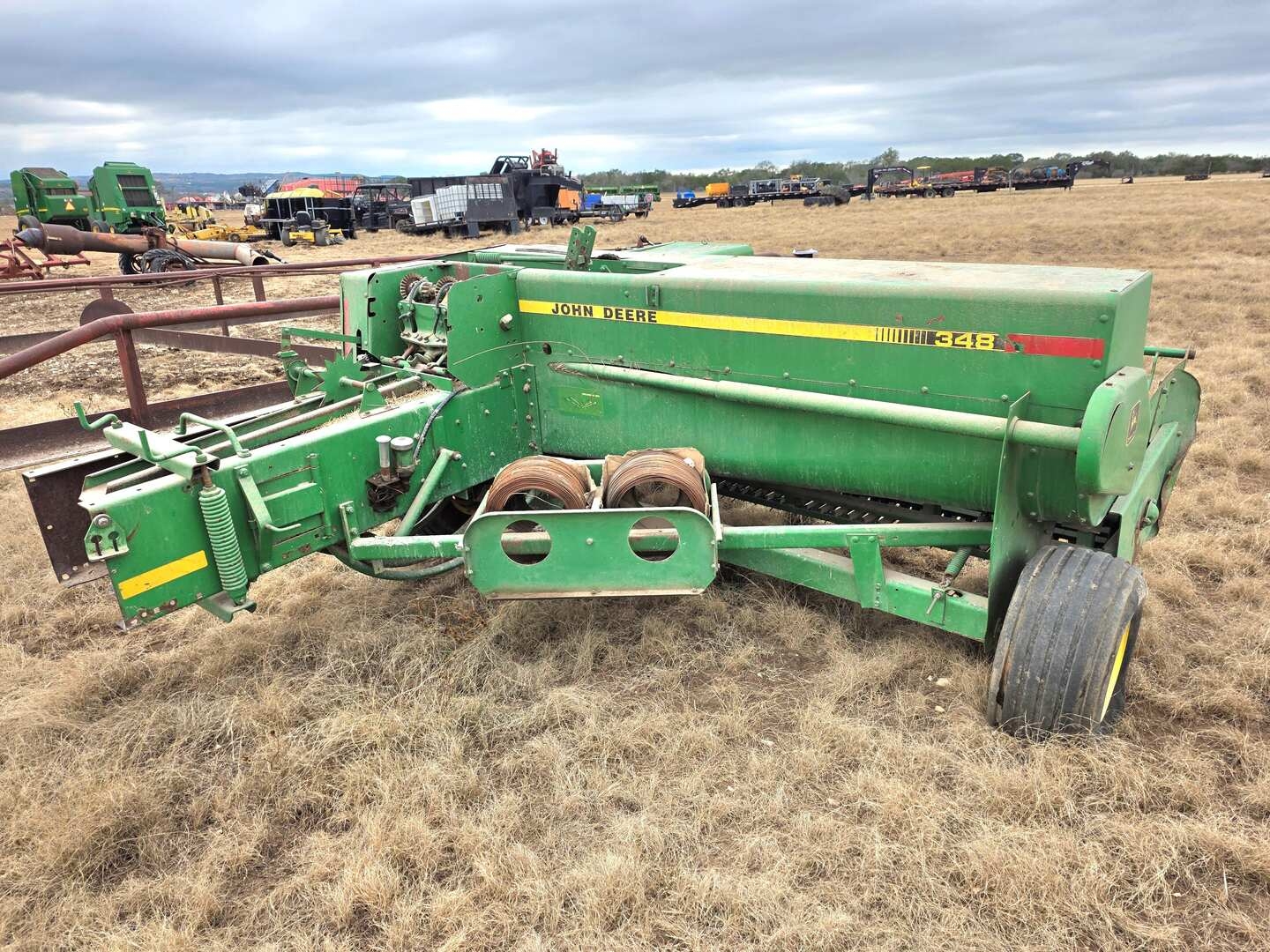 JOHN DEERE 348 SQUARE BALER (A58216)