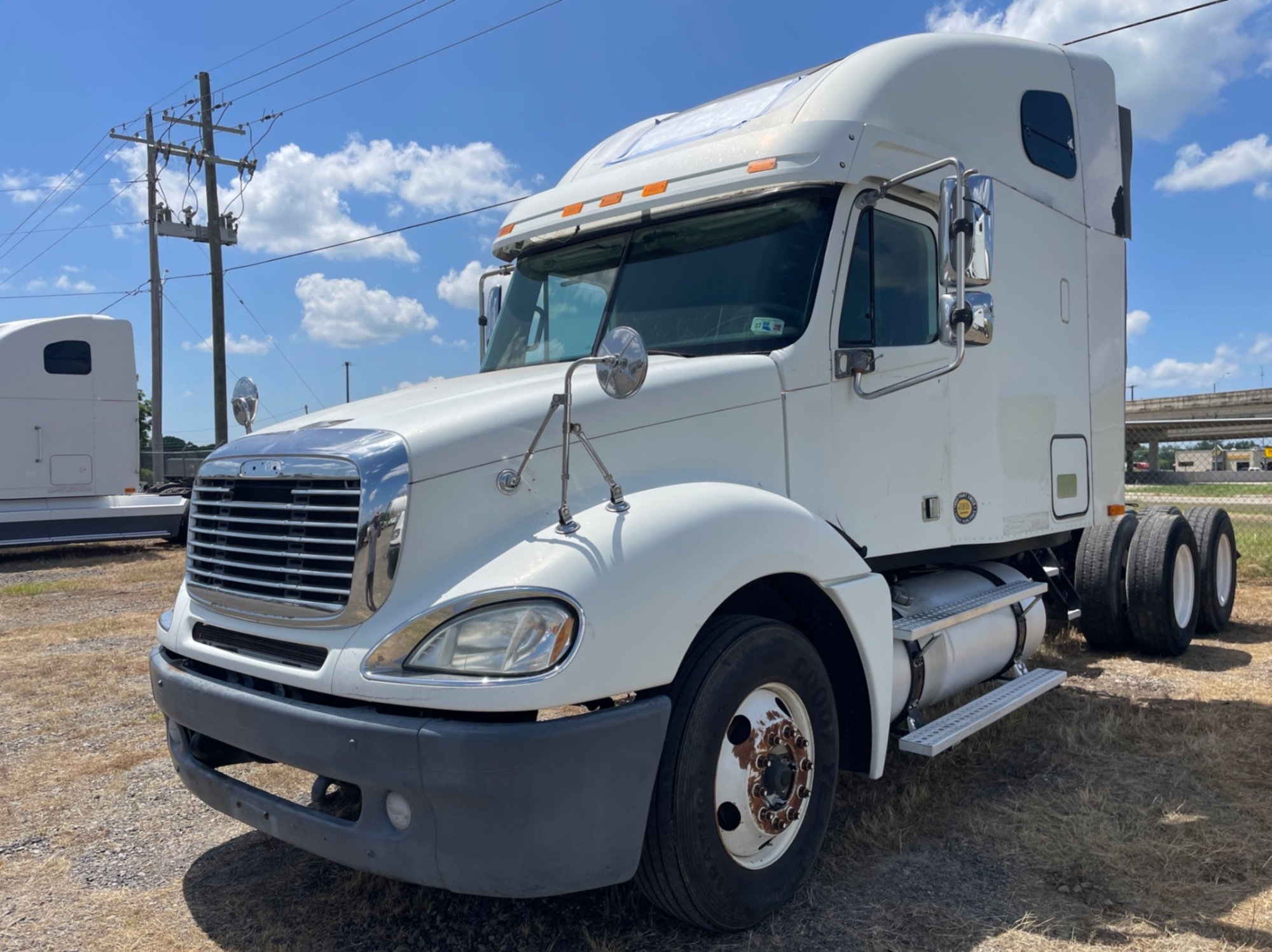 2004 FREIGHTLINER COLUMBIA (A47001)