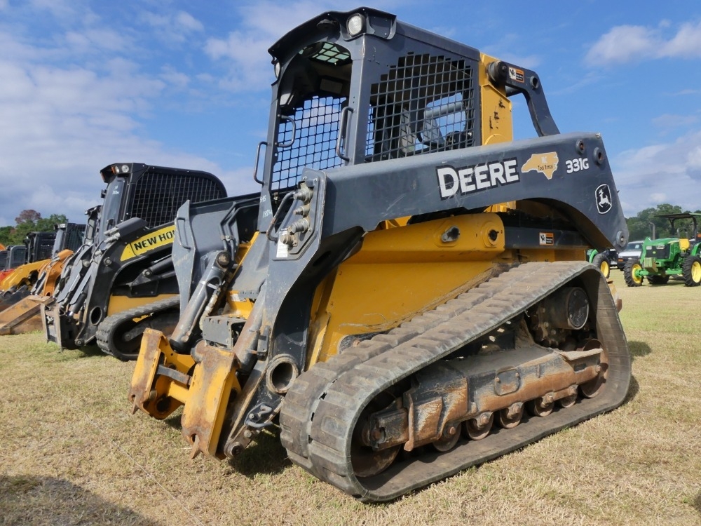 Deere 331G (A50123)