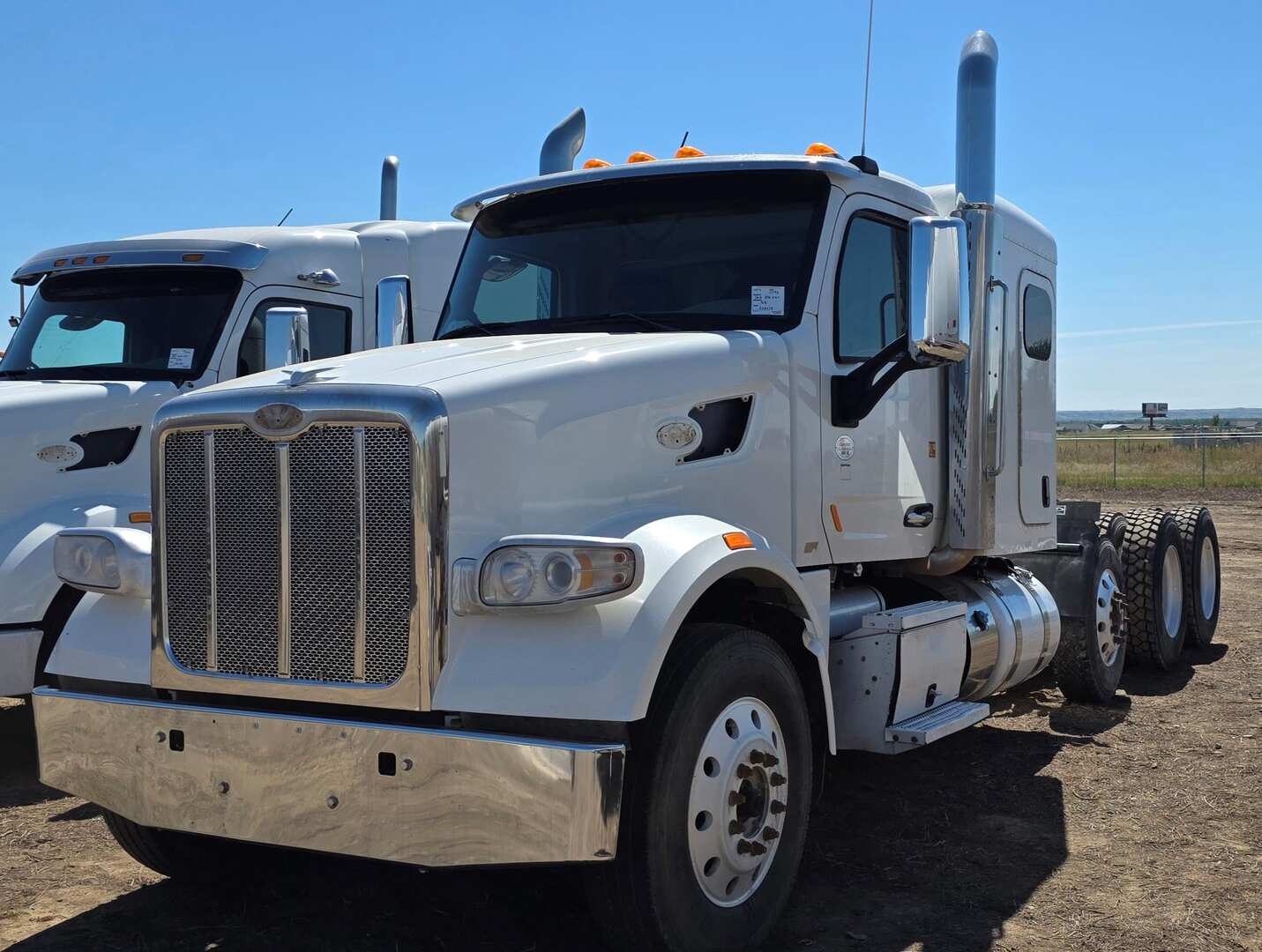 2019 PETERBILT 567 TRI-AXLE MID-ROOF SLEEPER (INOPERABLE) (A52472)