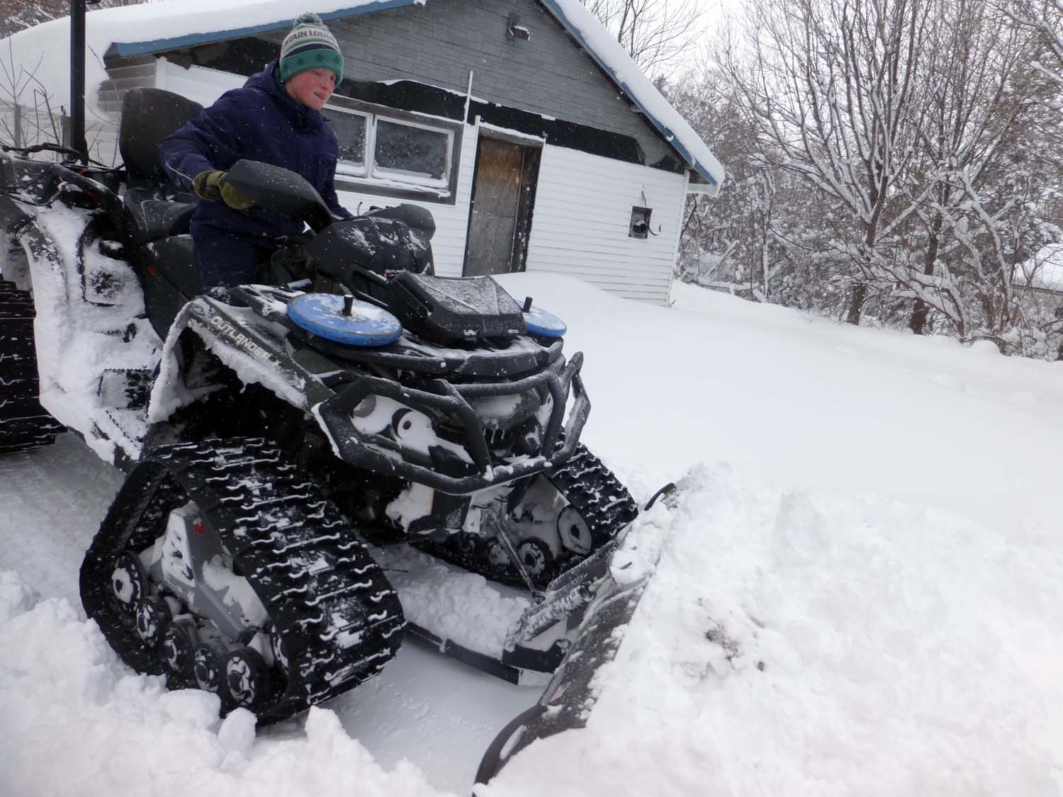 6x6plows220.jpg