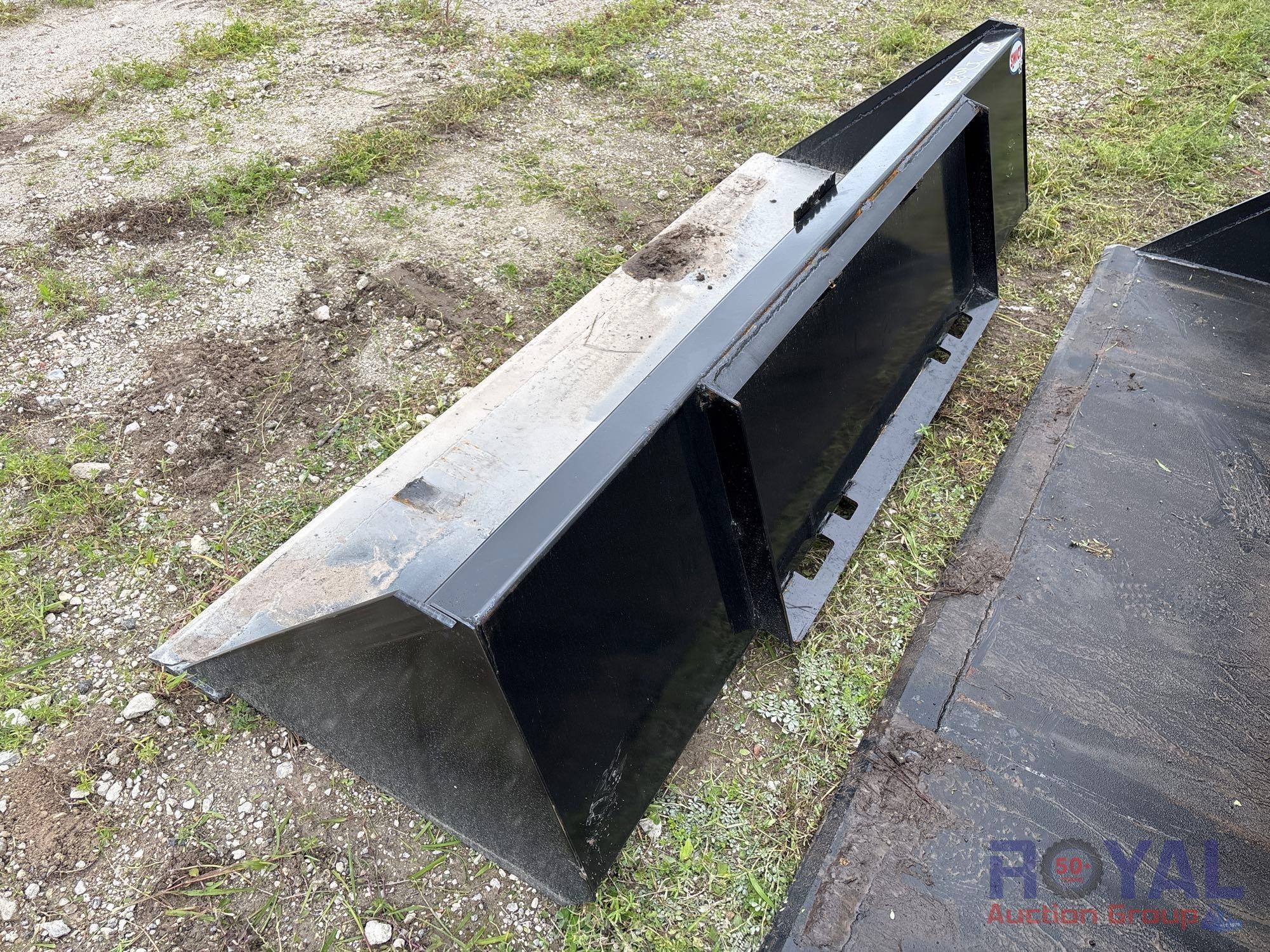 84'' skid steer bucket (A53421)