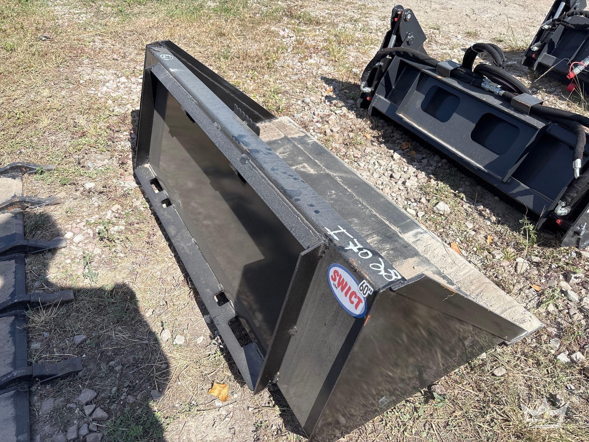 66'' SKID STEER BUCKET (A56857)